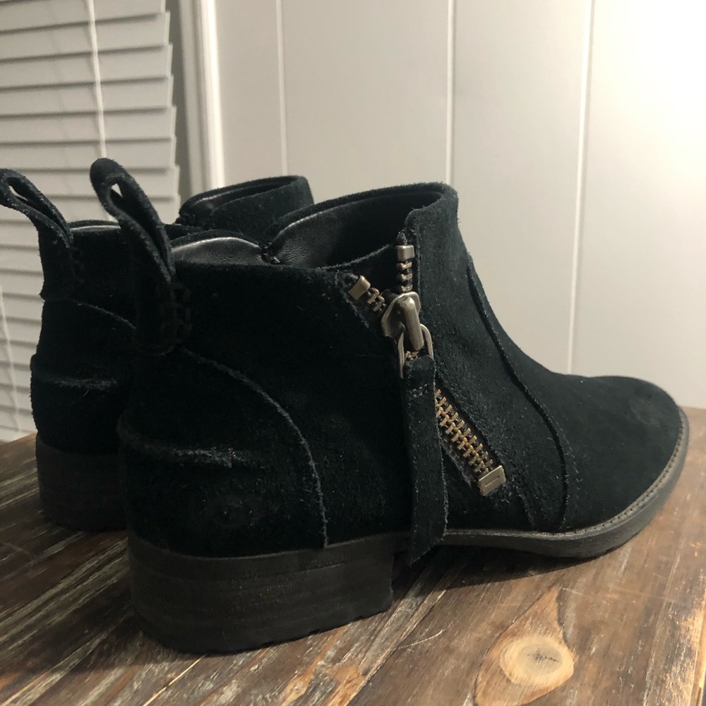 UGG black dress shoes